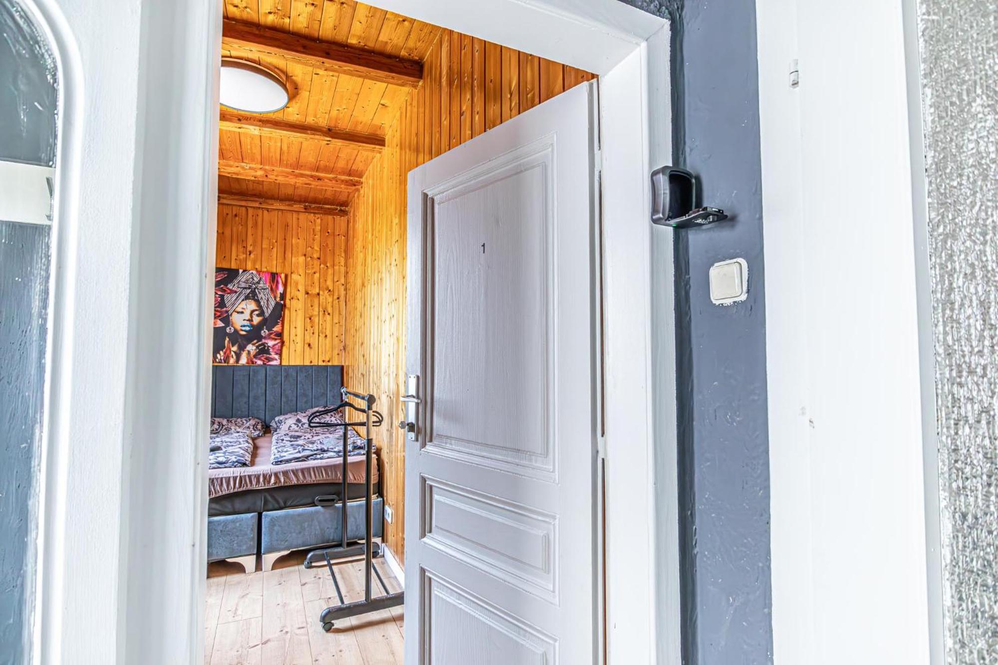 Comfy Rooms In Shared Villa With Terrace And Garden Вена Экстерьер фото